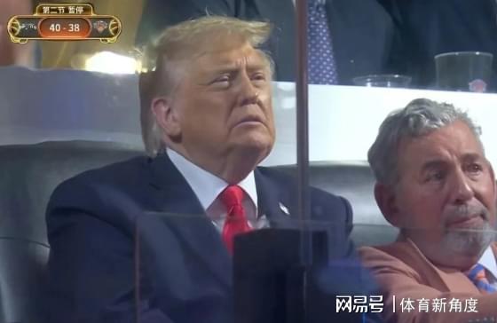 罗马诺：曼联2月就和安德雷桑托斯经纪人沟通，维韦尔了解他