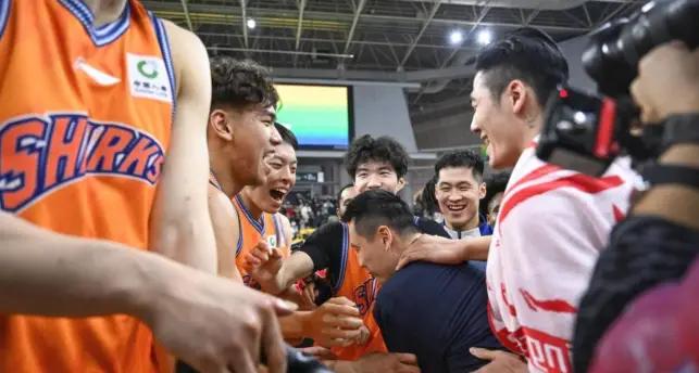 巴黎卖拉莫斯+李刚仁收入破亿，将求购阿克利乌什、迪奥曼德