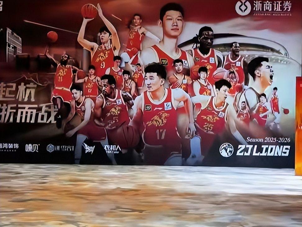 罗马诺：曼联2月就和安德雷桑托斯经纪人沟通，维韦尔了解他