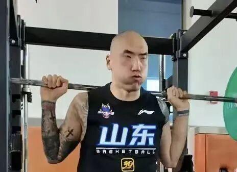 没风度？文班亚马被批了！马刺全队仅两人例外！