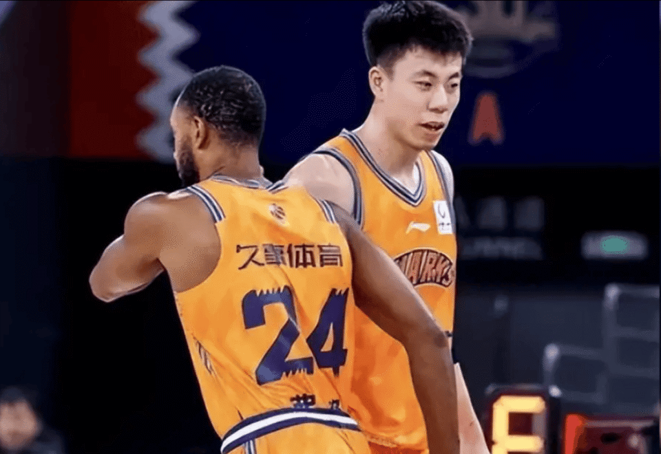 卧槽！詹姆斯跟湖人的矛盾，2021年就发生了...