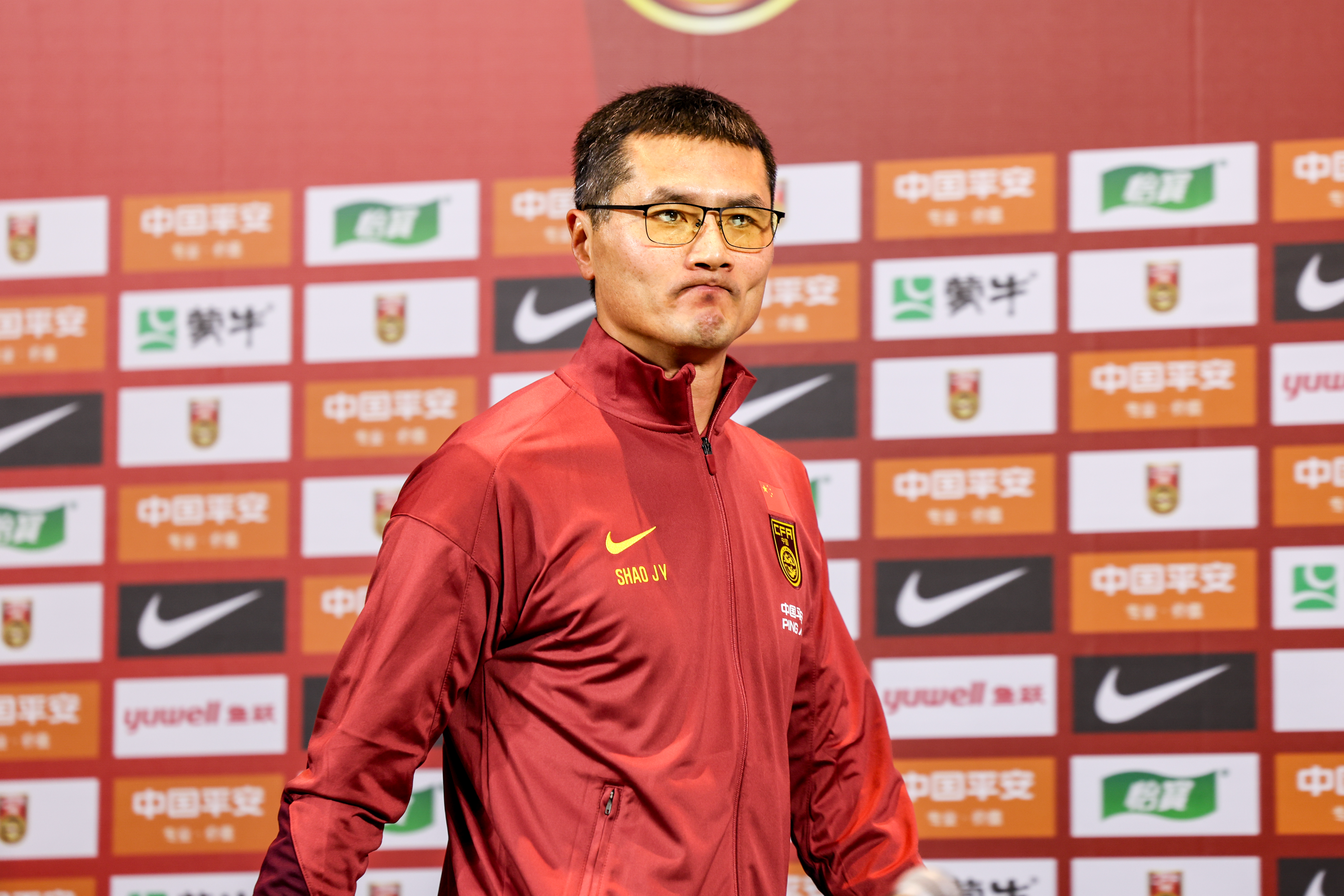 西蒙斯赌詹皇今夏签约勇士
