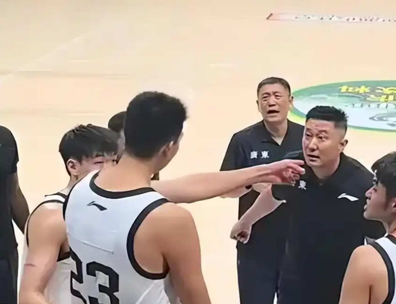 虽然作用比不上核心三人组,但黄蜂在今夏一定会留下这两名球员?