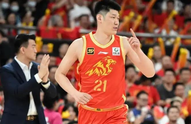 卧槽！詹姆斯跟湖人的矛盾，2021年就发生了...
