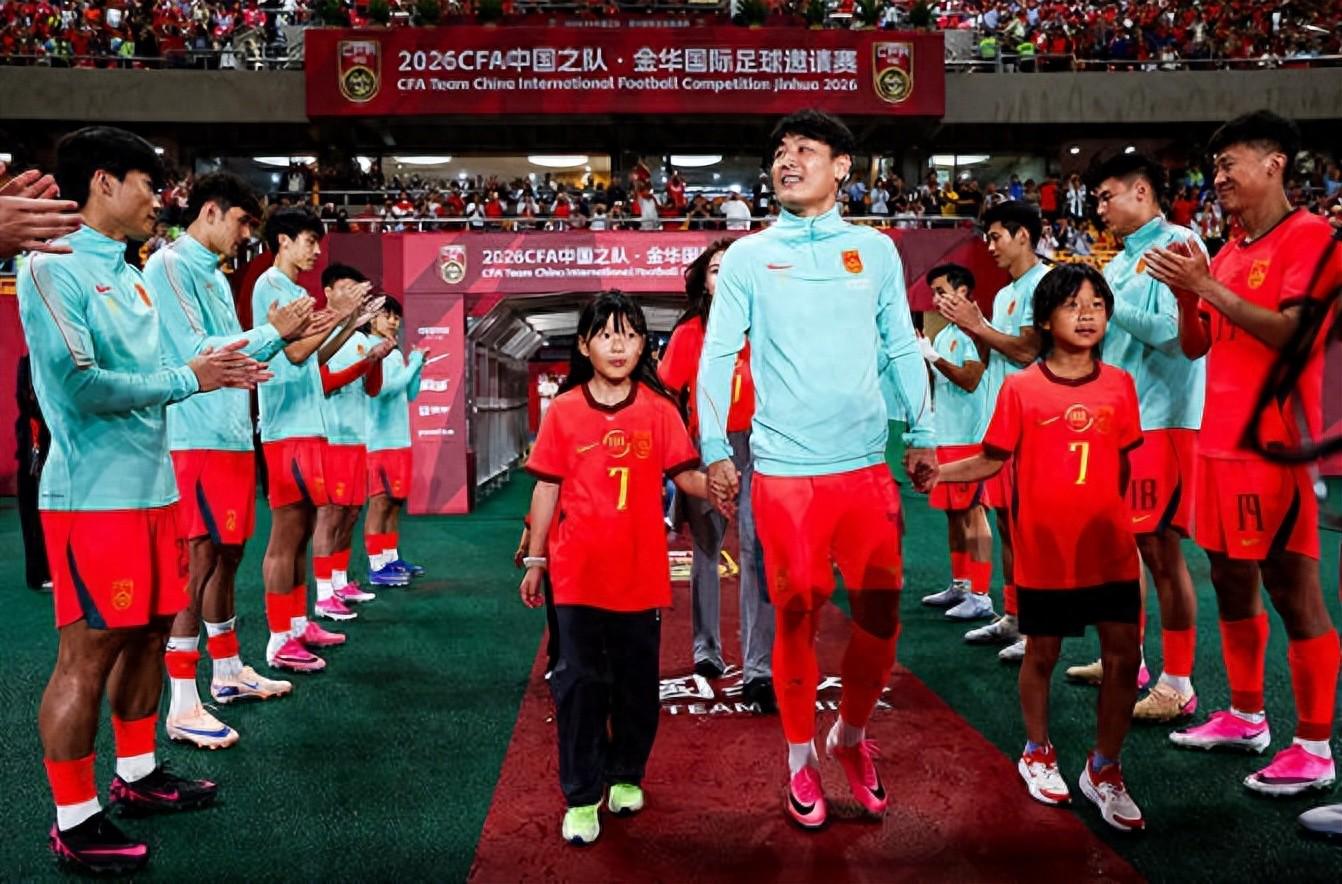西蒙斯赌詹皇今夏签约勇士