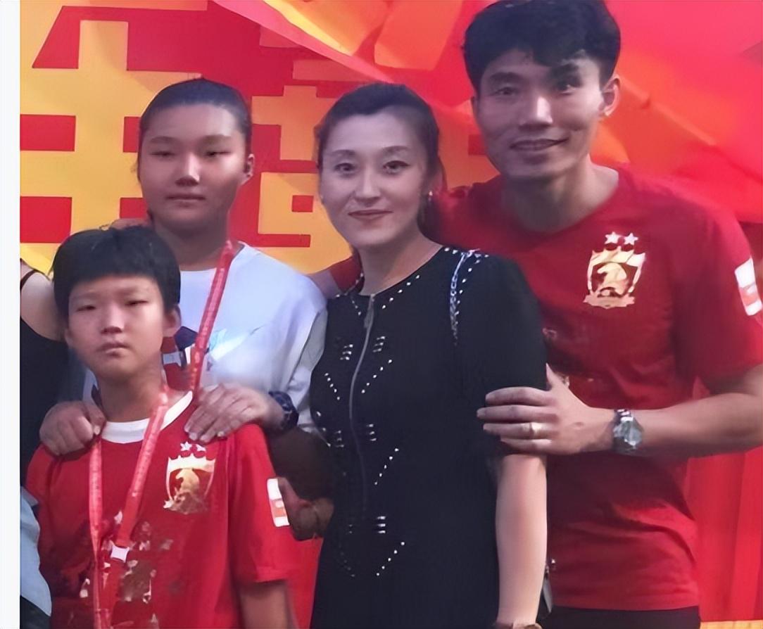 布伦森当选FMVP 尼克斯53年首冠