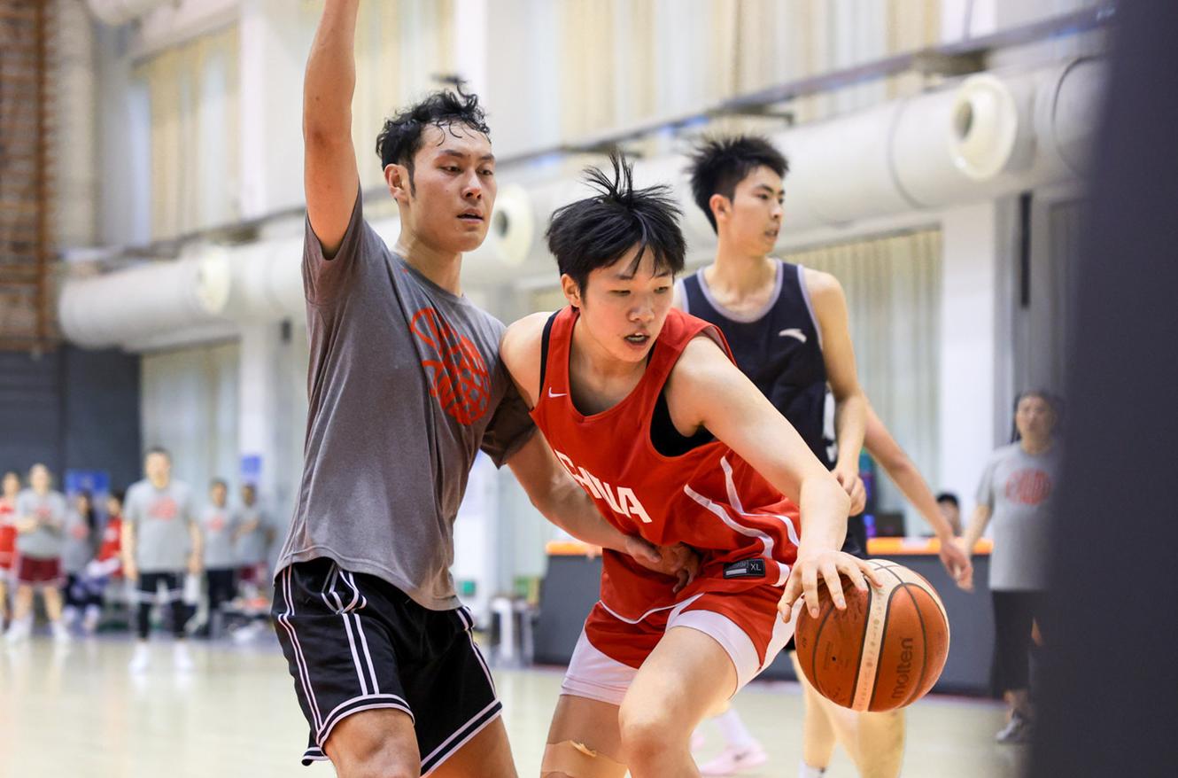 四场失利合计被逆转71分!均龄25.06岁成马刺借口?官推发声力挺