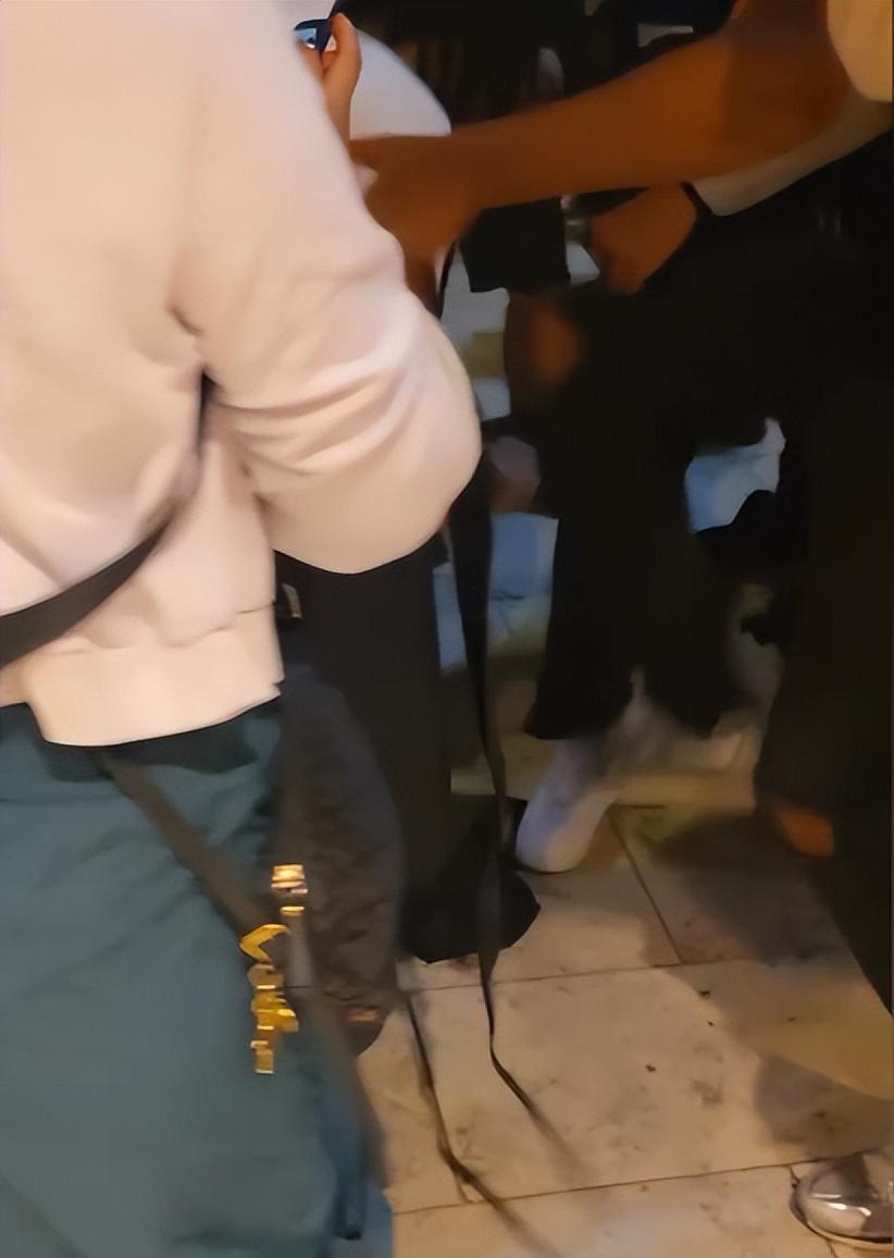科内特突发疾病出战成疑 文班亚马独撑内线面临超负荷
