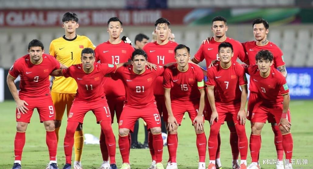 世体：世界杯18决赛西葡战，巴萨体育总监德科现场观战